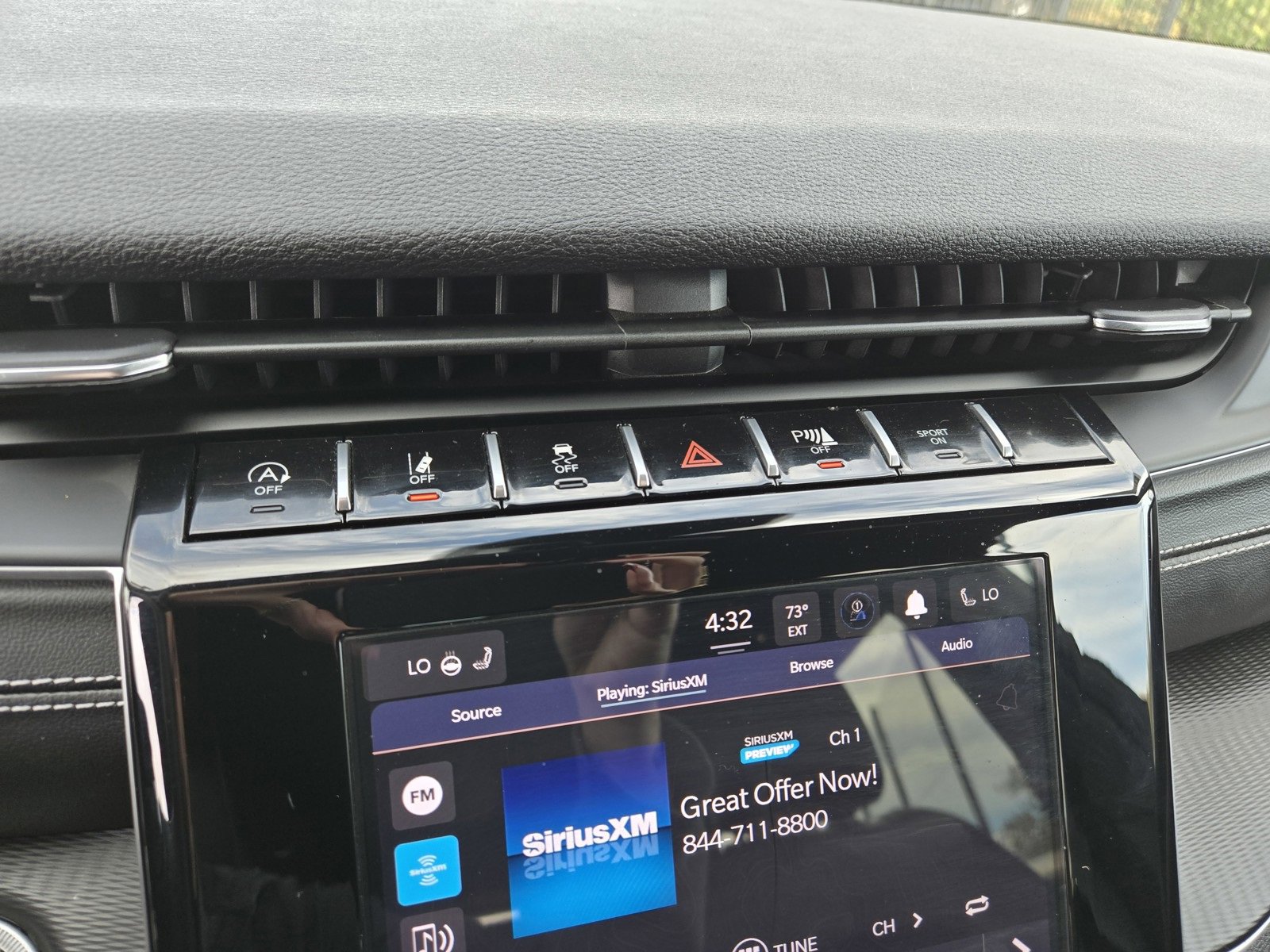 Used 2024 Jeep Grand Cherokee L Laredo image 16