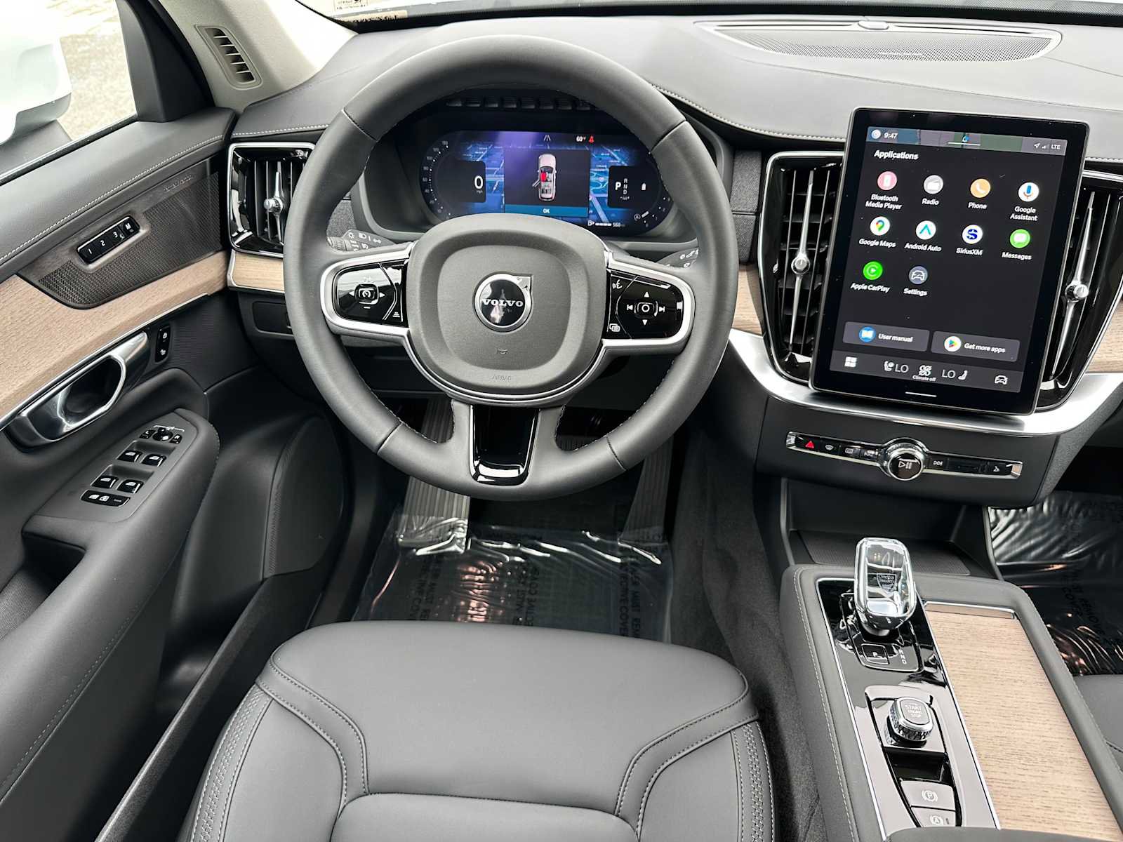 Used 2025 Volvo XC90 B5 Plus w/ Protection Package Premier AWD/4WD image 18