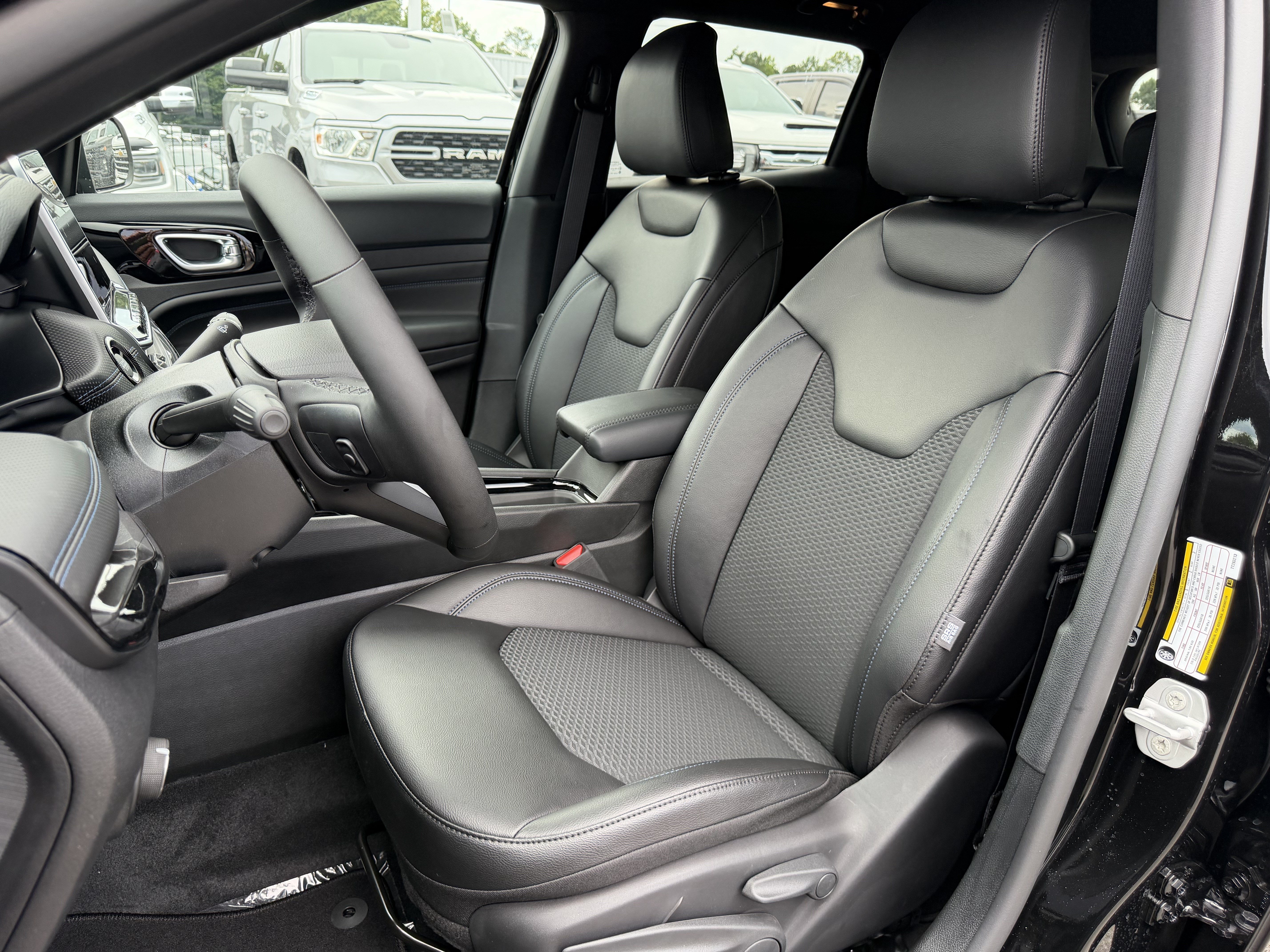 New 2026 Jeep Compass Latitude AWD/4WD image 16