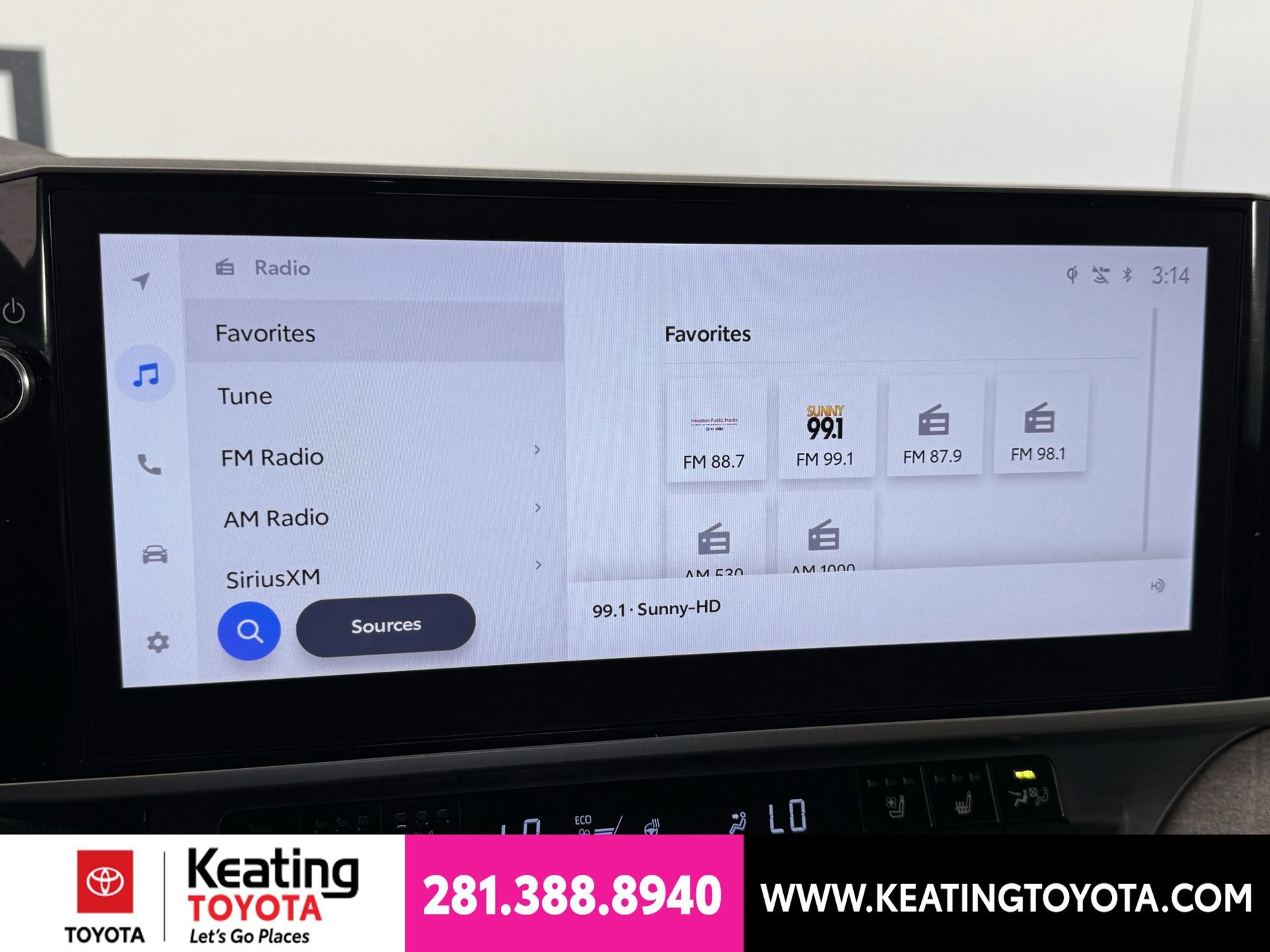 Used 2025 Toyota Camry XLE FWD image 25