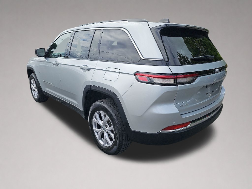 Used 2022 Jeep Grand Cherokee Limited AWD/4WD image 6
