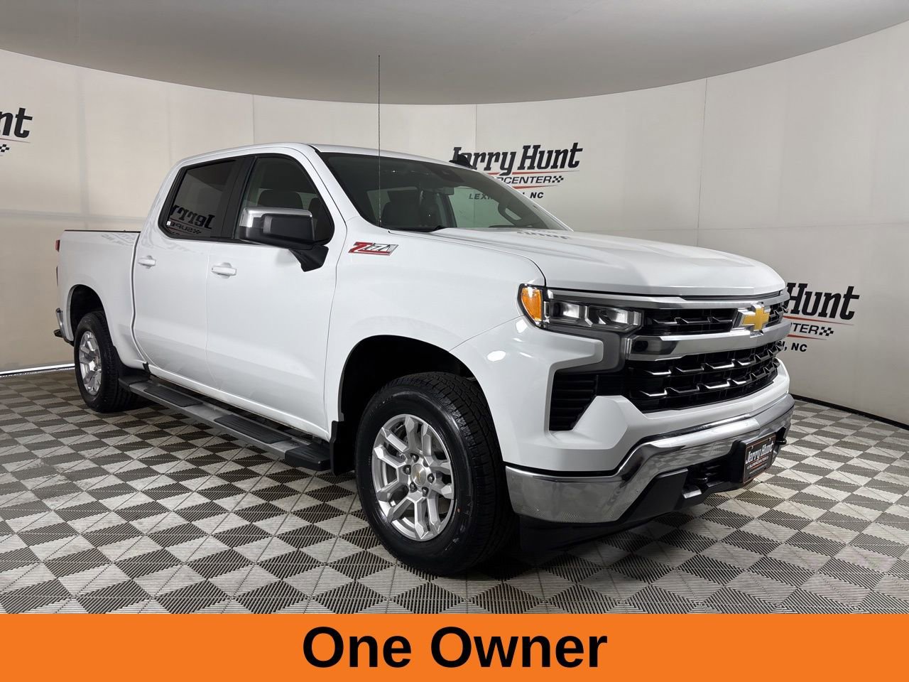Used 2025 Chevrolet Silverado 1500 LT image 4
