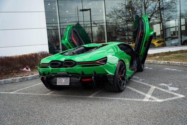 Used 2024 Lamborghini Revuelto image 26