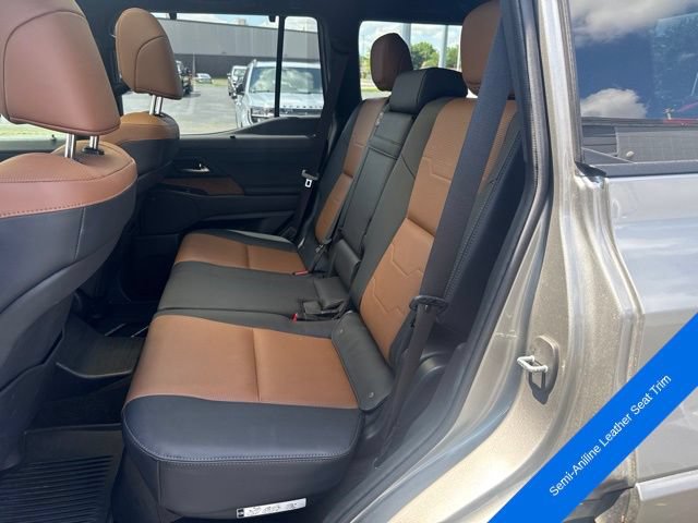 Used 2025 Lexus GX 550 AWD/4WD image 19
