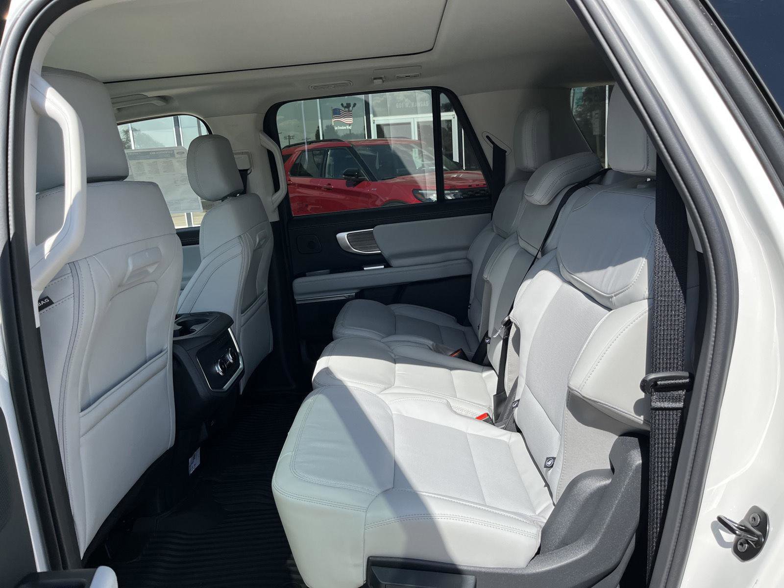 New 2025 Ford Expedition Max Platinum image 15