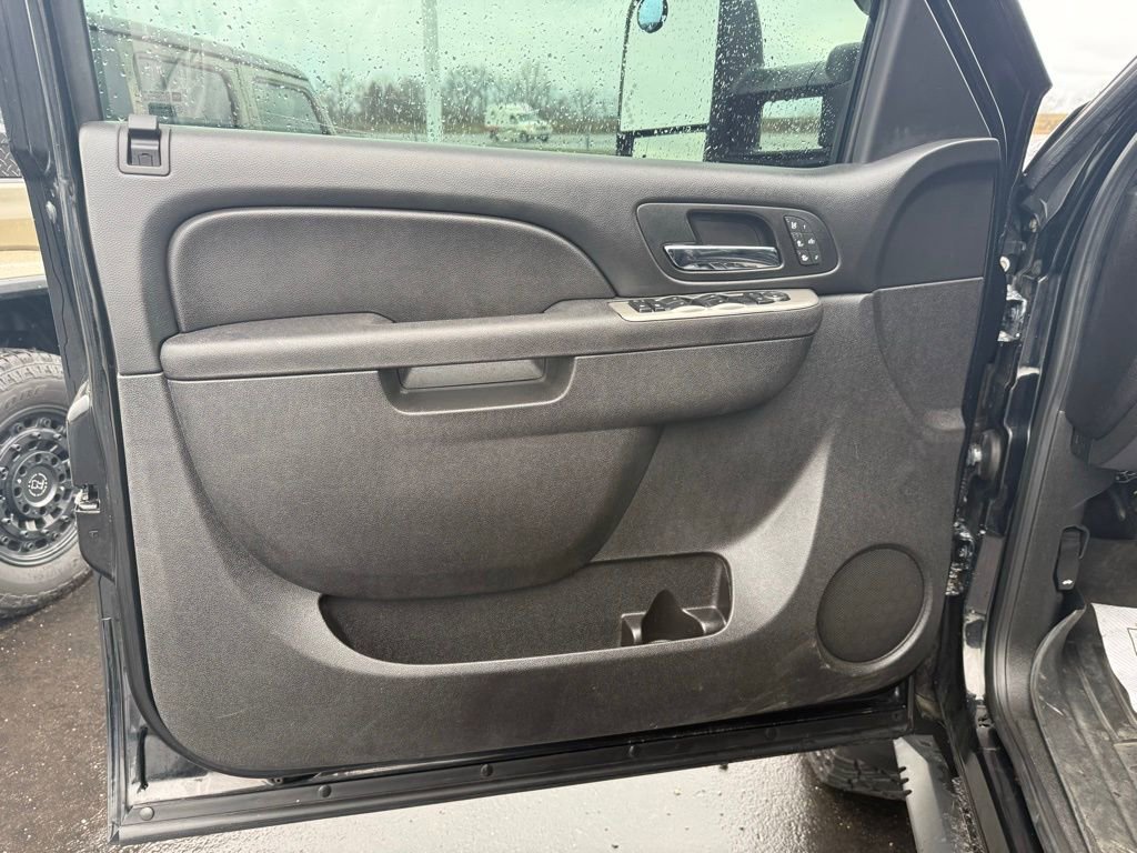 Used 2013 Chevrolet Silverado 2500 LTZ w/ LTZ Plus Package image 23