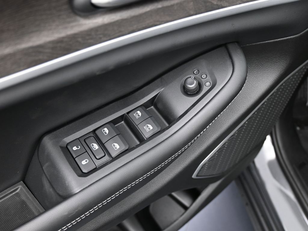 New 2026 Jeep Grand Cherokee Limited AWD/4WD image 17