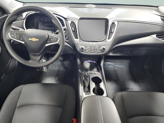 Used 2024 Chevrolet Malibu LT image 2