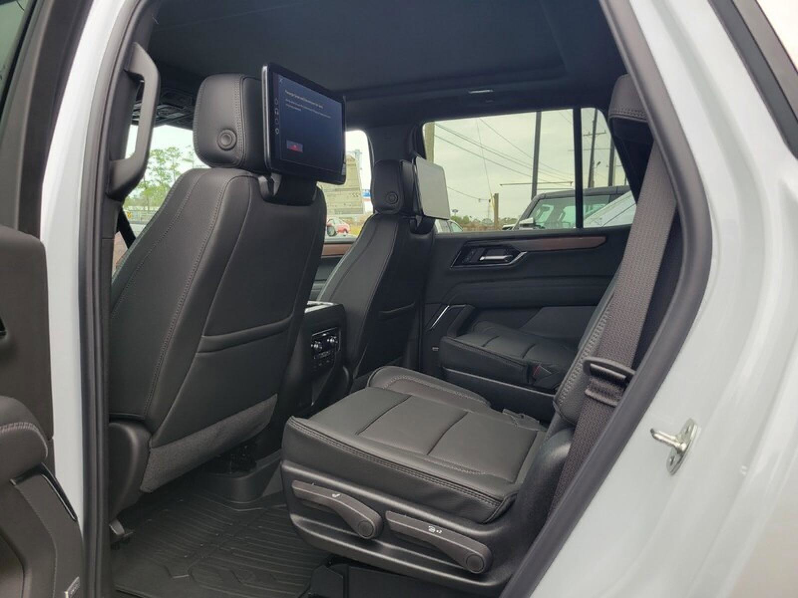 New 2026 GMC Yukon Denali w/ Denali Reserve Package AWD/4WD image 29
