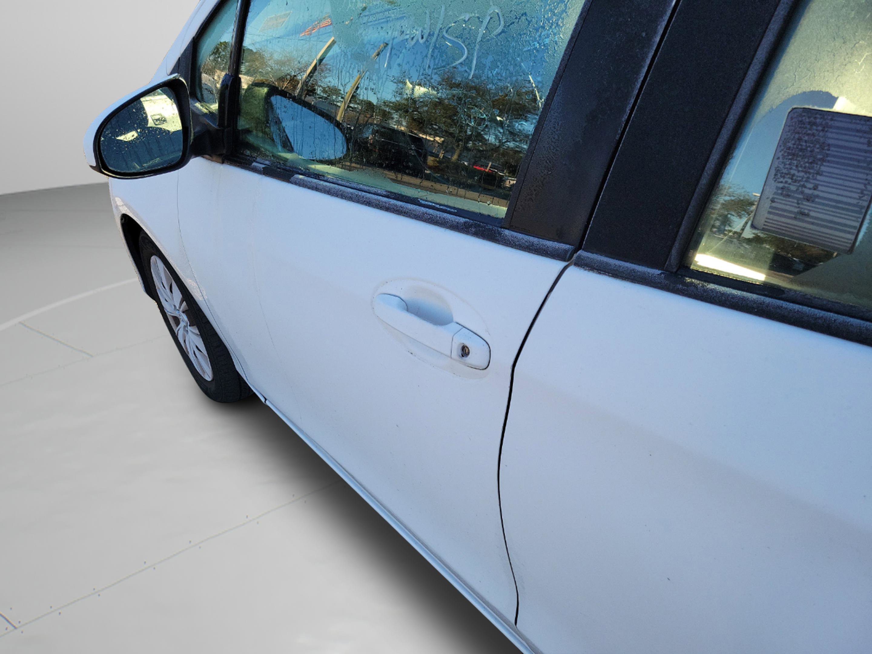 Used 2014 Toyota Yaris L FWD image 22