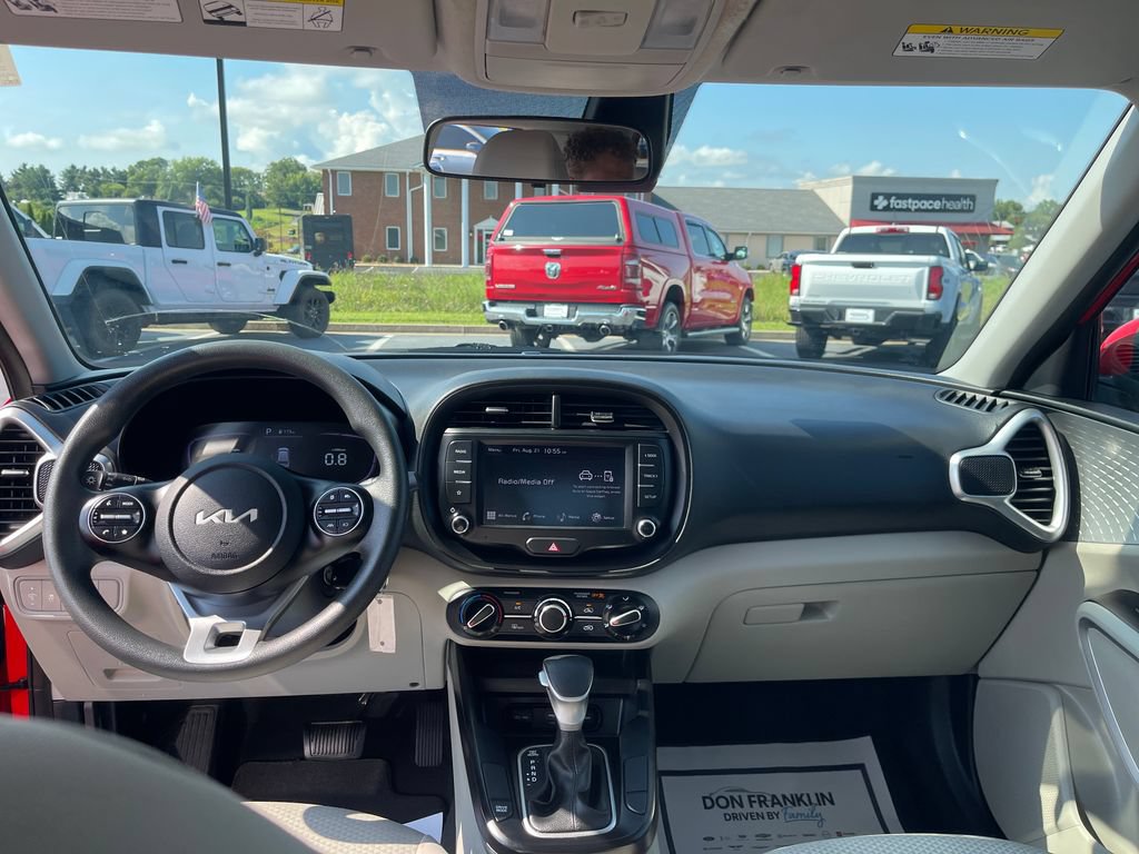 Used 2024 Kia Soul LX FWD image 15