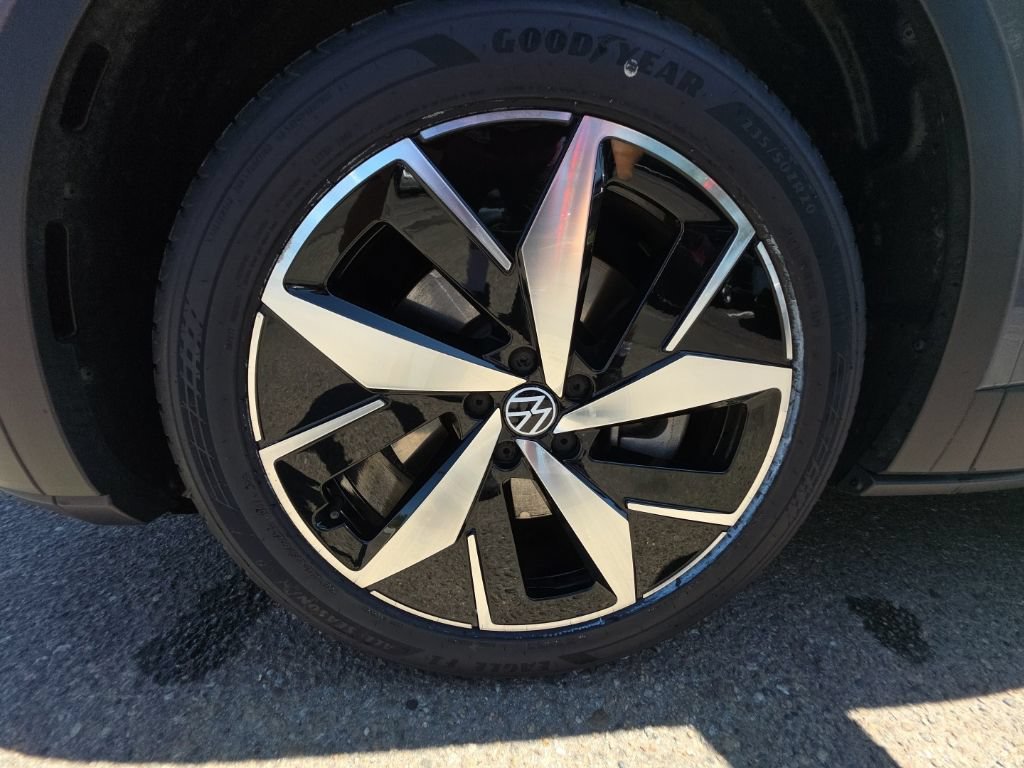 Certified 2024 Volkswagen ID.4 Pro S AWD/4WD image 21