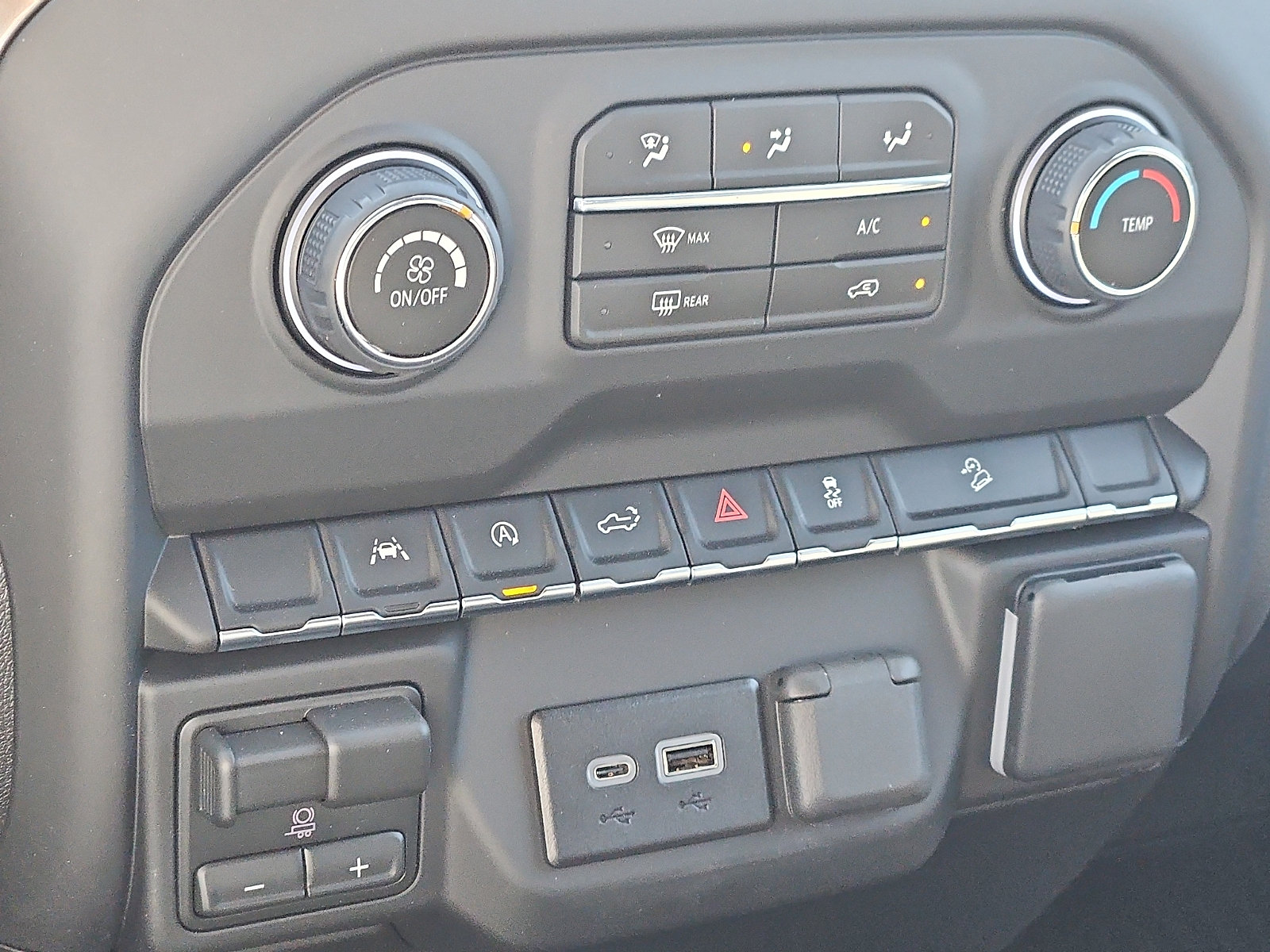 New 2026 Chevrolet Silverado 1500 Custom Trail Boss w/ Turbomax Blackout Package AWD/4WD image 17