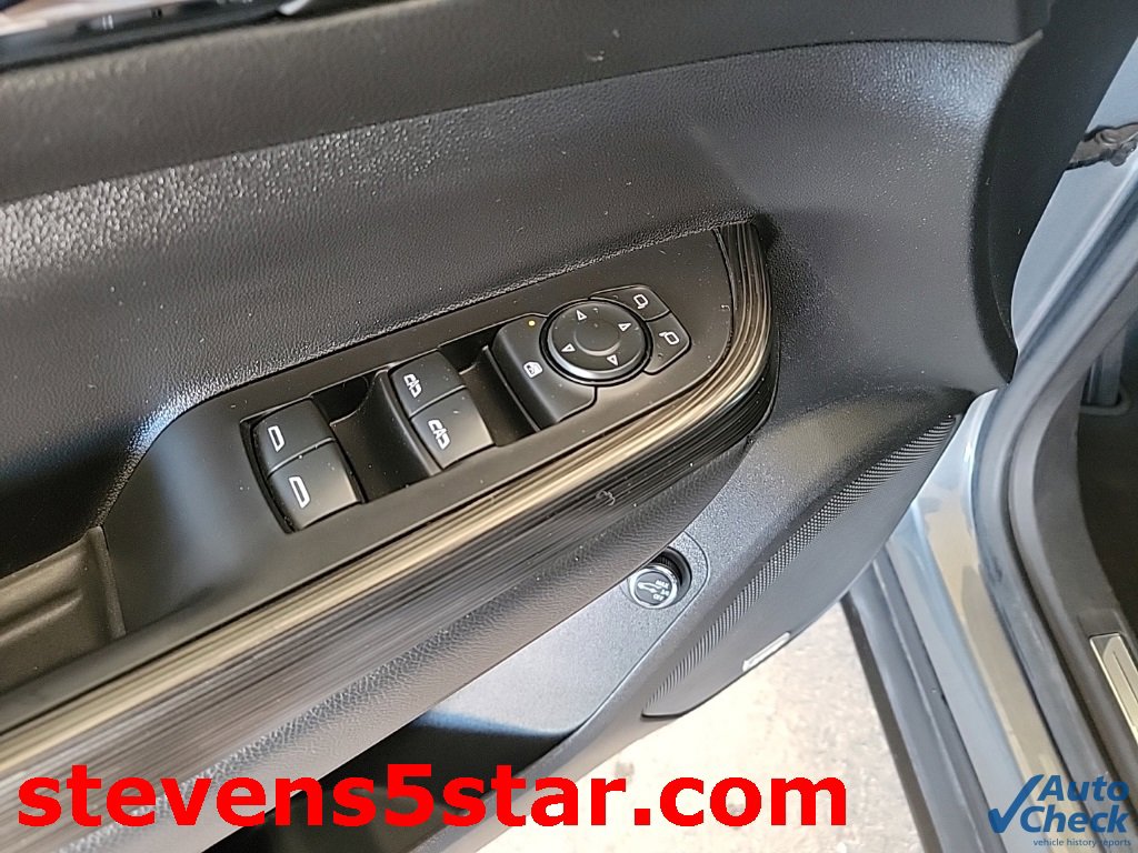 Used 2021 GMC Acadia SLT w/ LPO, Floor Liner Package image 12