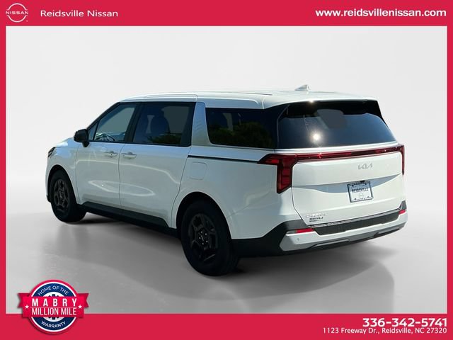 Used 2025 Kia Carnival FWD image 4