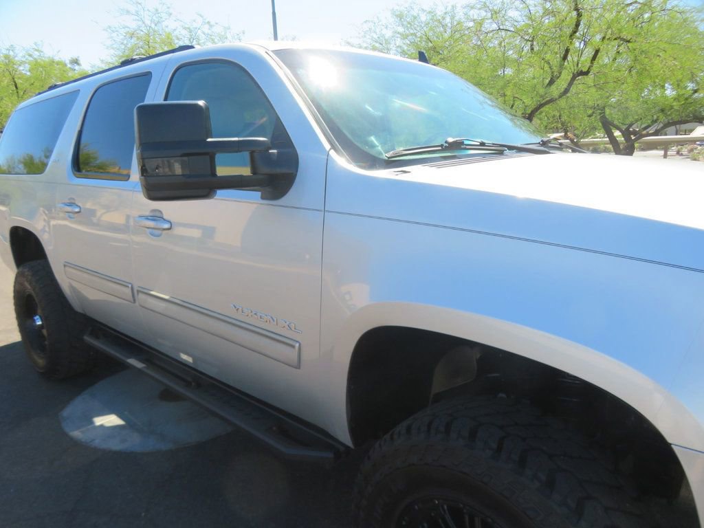 Used 2010 GMC Yukon XL SLT w/ SLT-2 Equipment Package AWD/4WD image 9