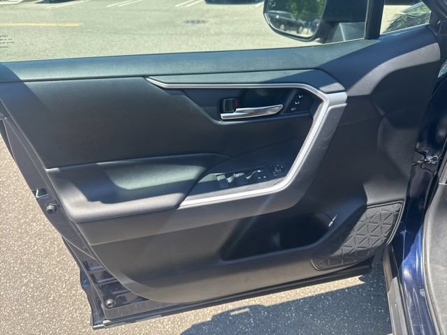 Used 2020 Toyota RAV4 XLE Premium AWD/4WD image 21