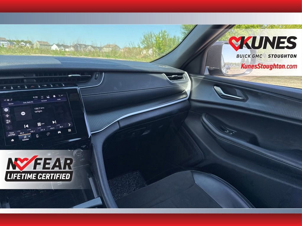 Used 2024 Jeep Grand Cherokee Altitude AWD/4WD image 44