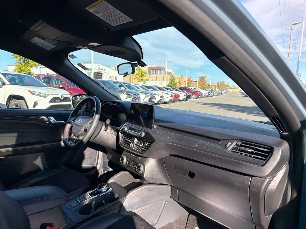 Used 2025 Ford Escape ST-Line Select AWD/4WD image 13