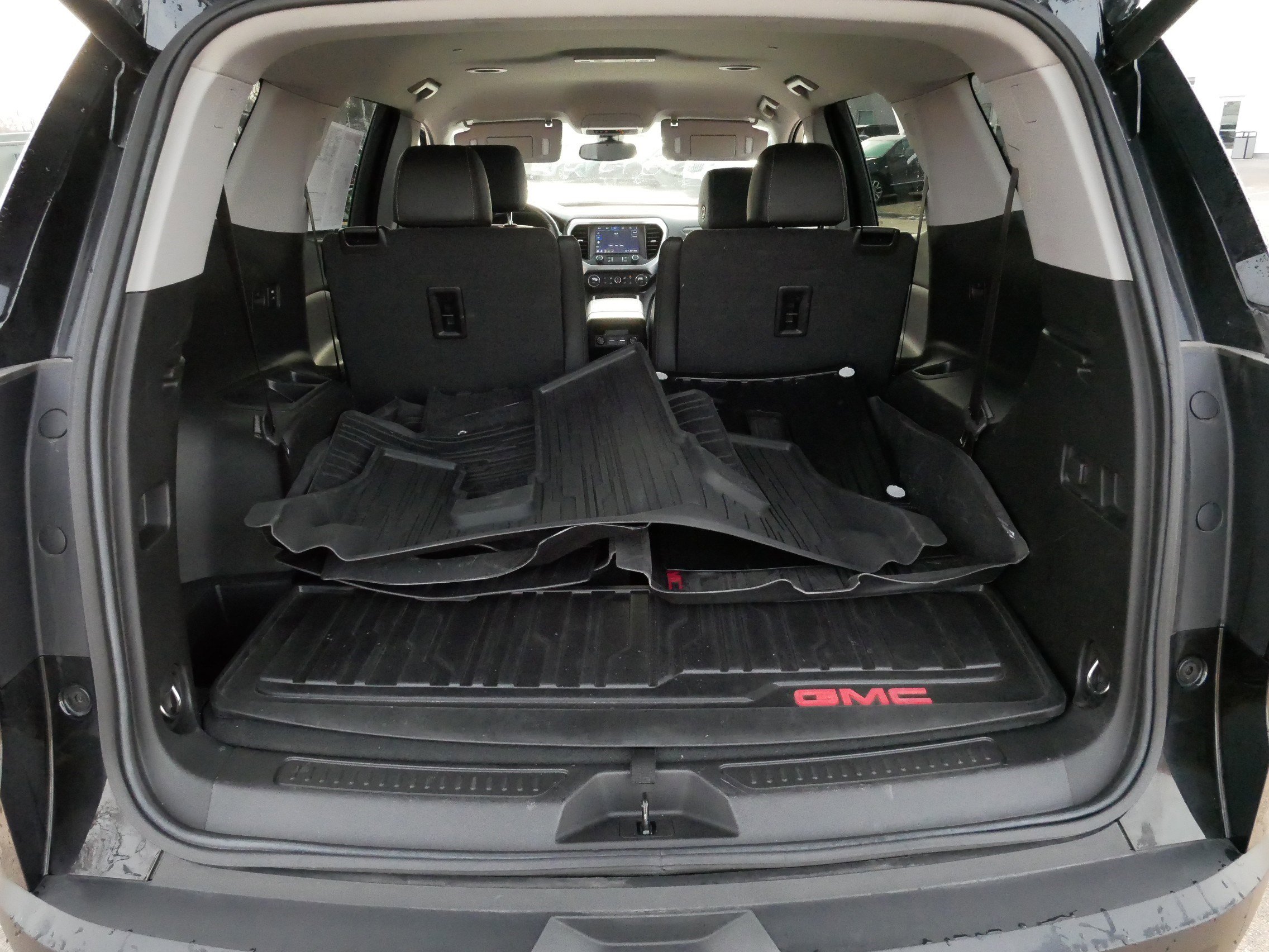 Used 2023 GMC Acadia SLT w/ Elevation Edition image 18