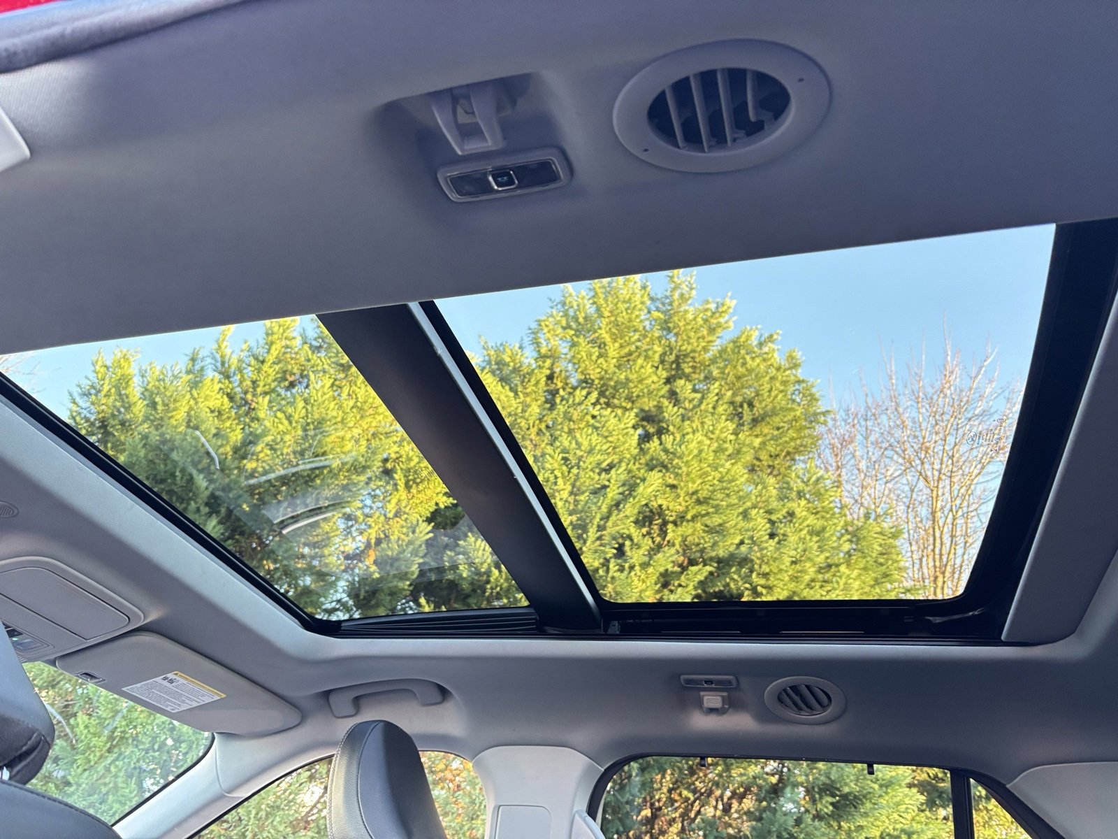 Used 2021 Ford Explorer Limited w/ Equipment Group 301A image 6