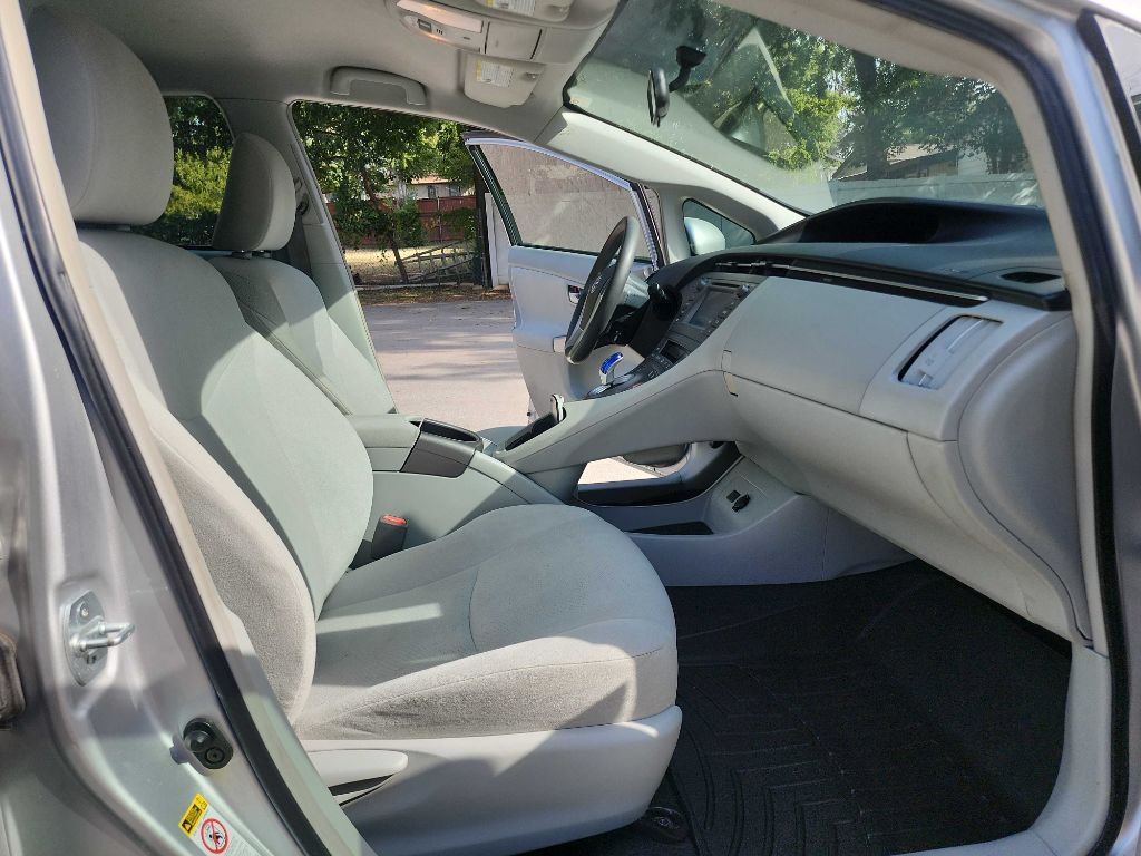 Used 2014 Toyota Prius Two FWD image 32