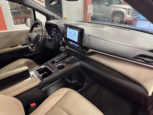 Certified 2023 Toyota Sienna Limited AWD/4WD image 16