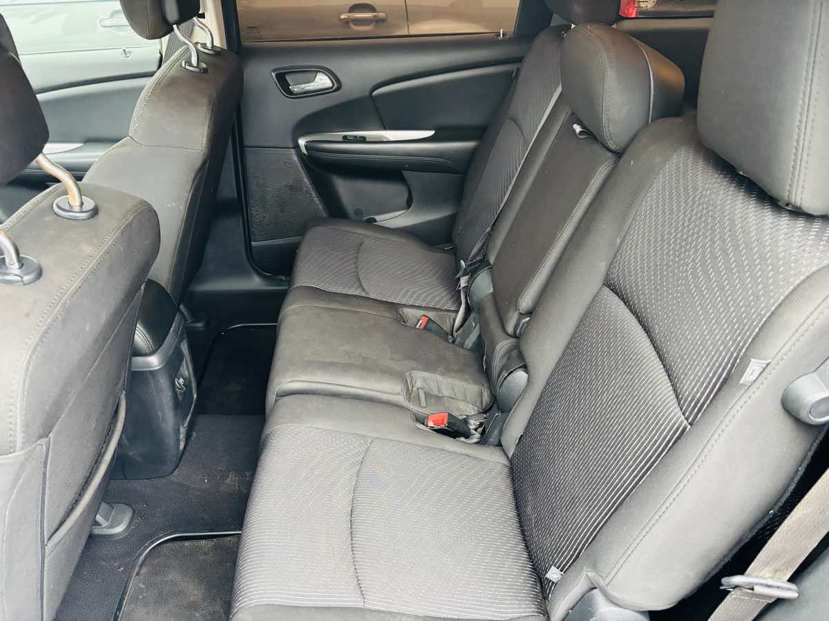 Used 2016 Dodge Journey SE w/ Flexible Seating Group FWD image 10