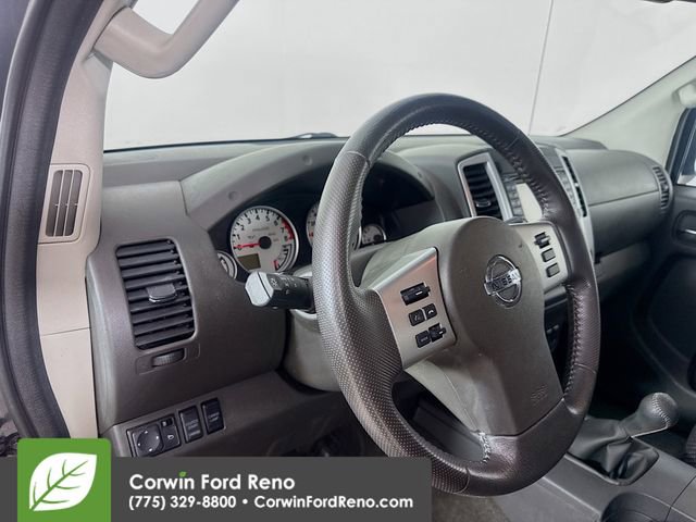 Used 2015 Nissan Frontier PRO-4X image 9