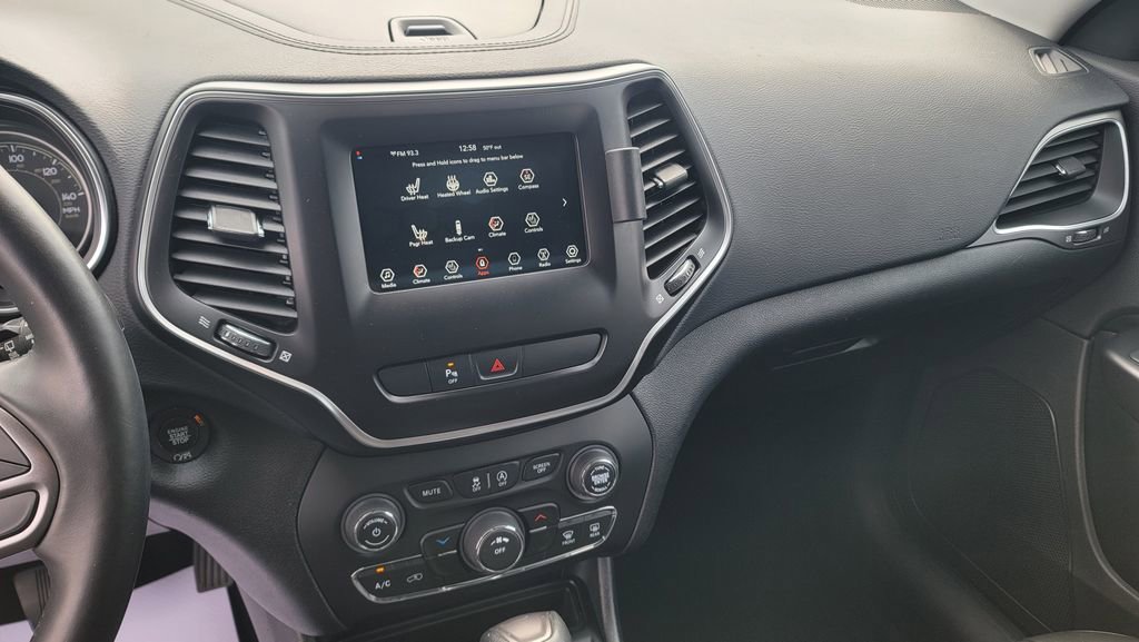 Used 2019 Jeep Cherokee Latitude Plus w/ Cold Weather Group image 21