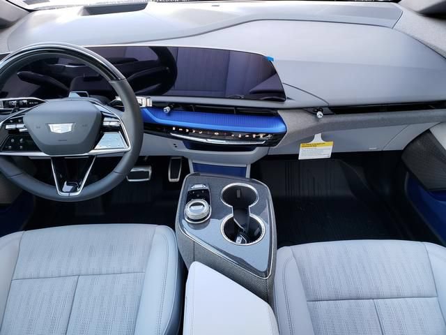New 2027 Cadillac Optiq Premium Luxury w/ LPO, Floor Liner Package AWD/4WD image 16