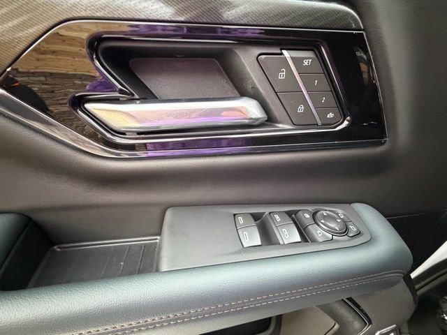 Used 2025 GMC Yukon AT4 image 27