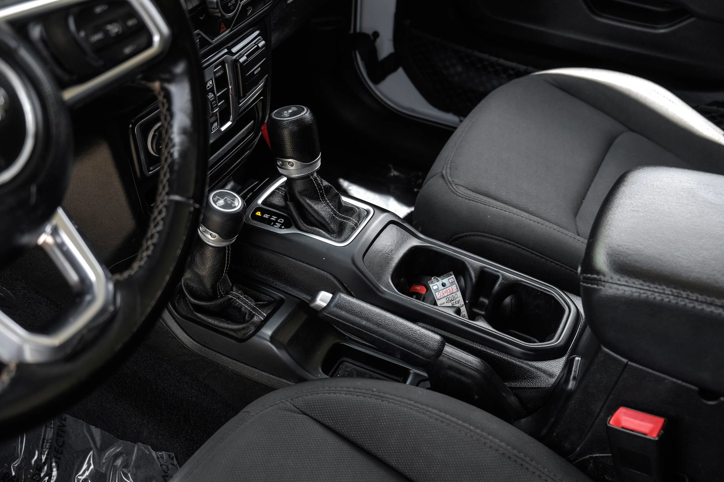 Used 2020 Jeep Wrangler Unlimited Sahara image 24