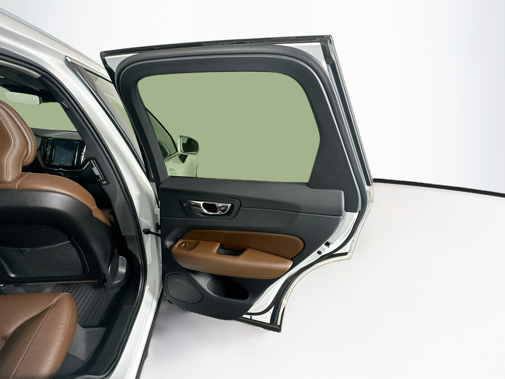 Used 2019 Volvo XC60 T5 Momentum w/ Multimedia Package FWD image 31