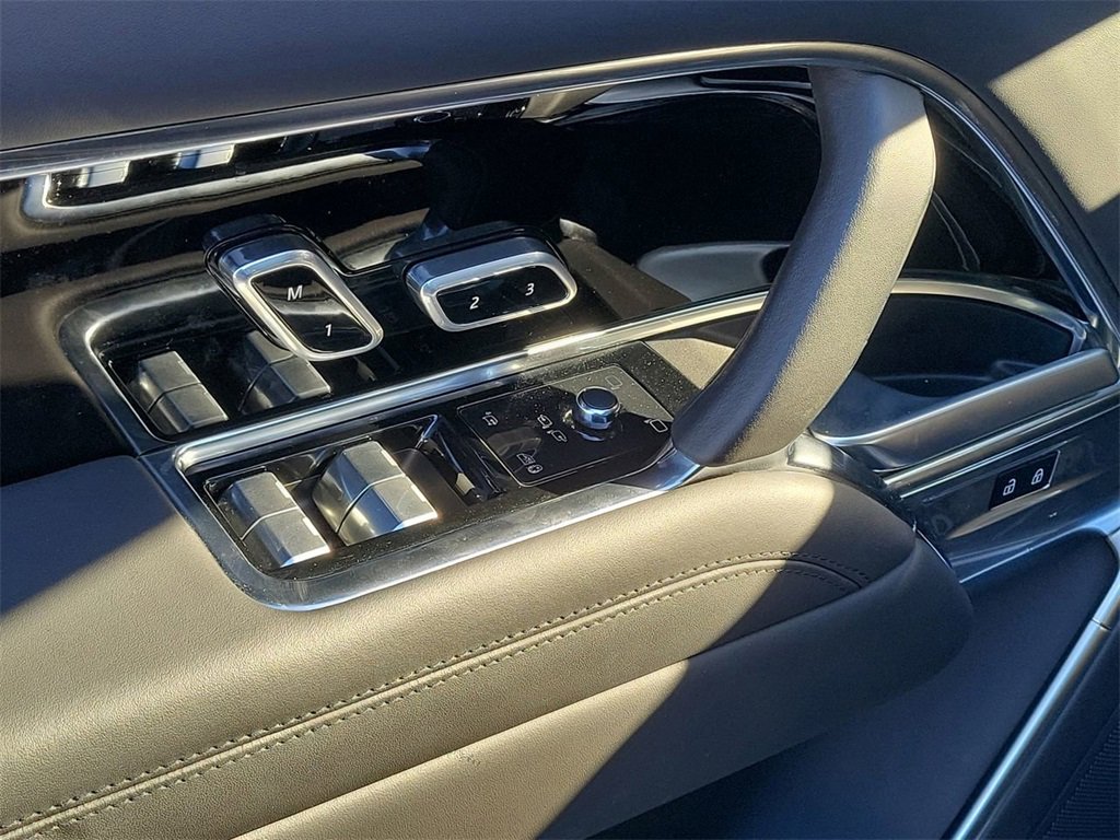 Used 2023 Land Rover Range Rover SE image 24