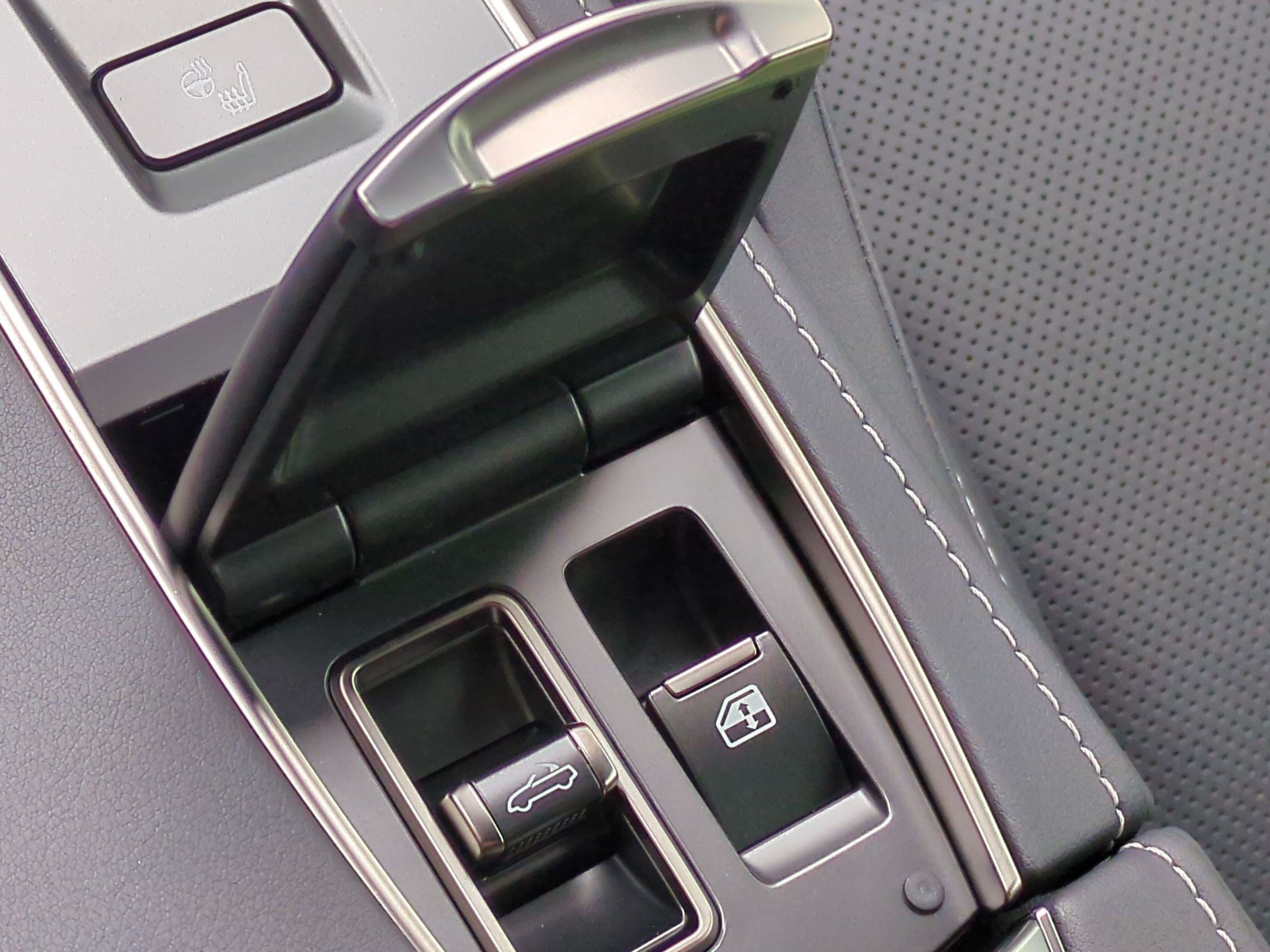 Used 2025 Lexus LC 500 Convertible w/ Touring Package RWD image 41