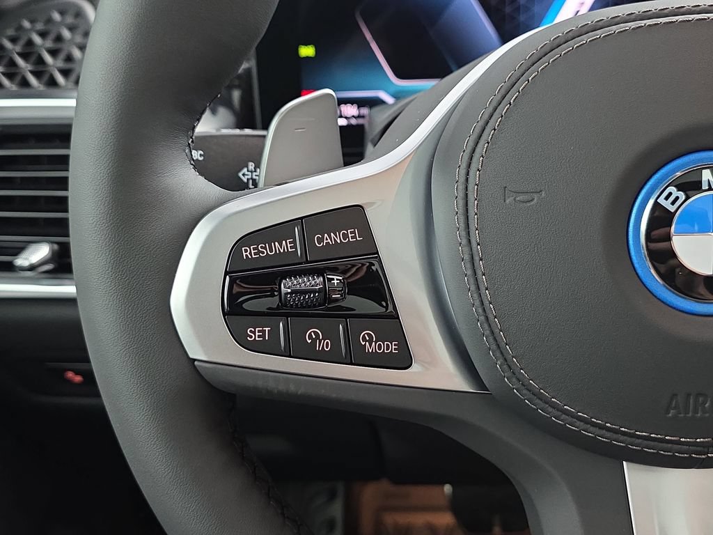New 2026 BMW X5 xDrive50e w/ M Sport Package AWD/4WD image 17
