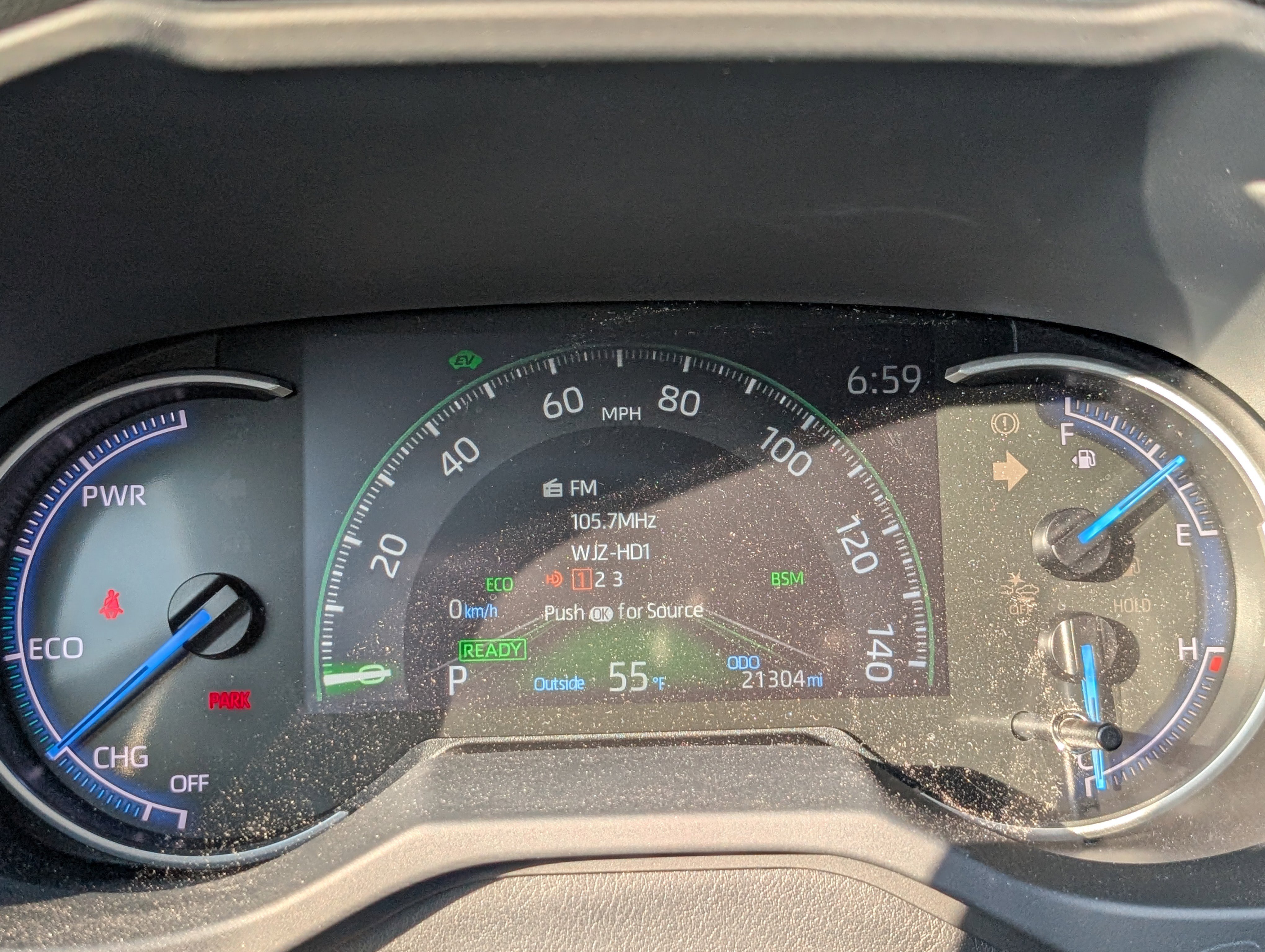 Used 2023 Toyota RAV4 XLE Premium image 31
