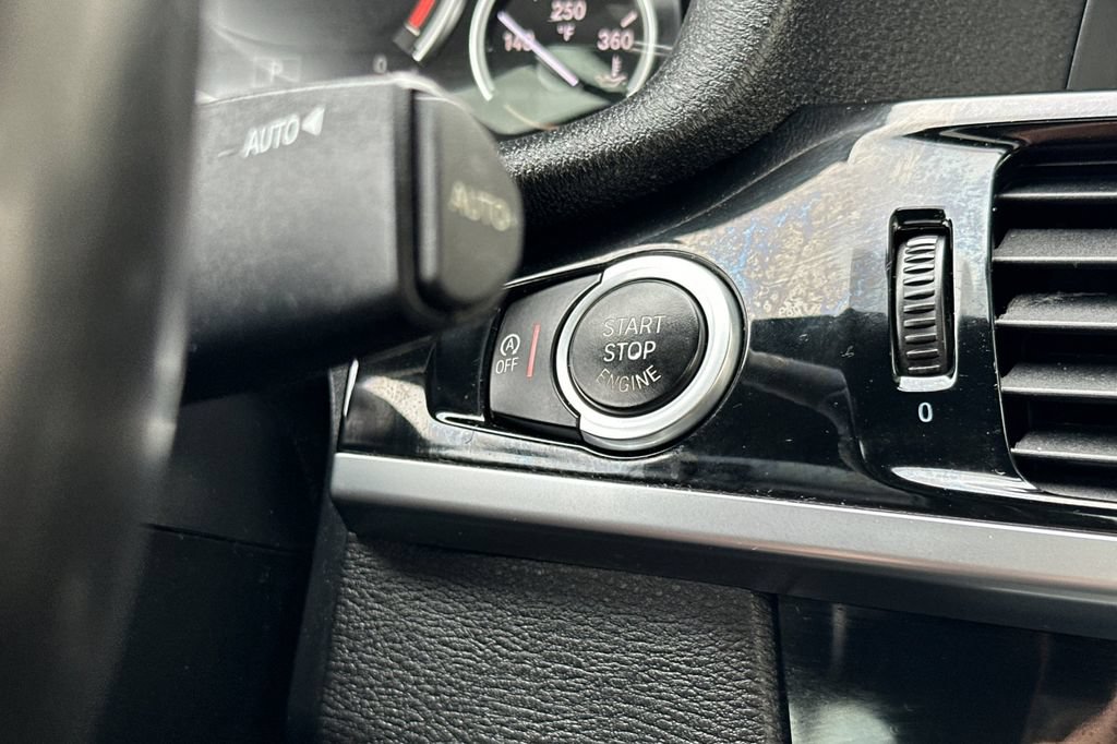 Used 2018 BMW X4 M40i AWD/4WD image 25