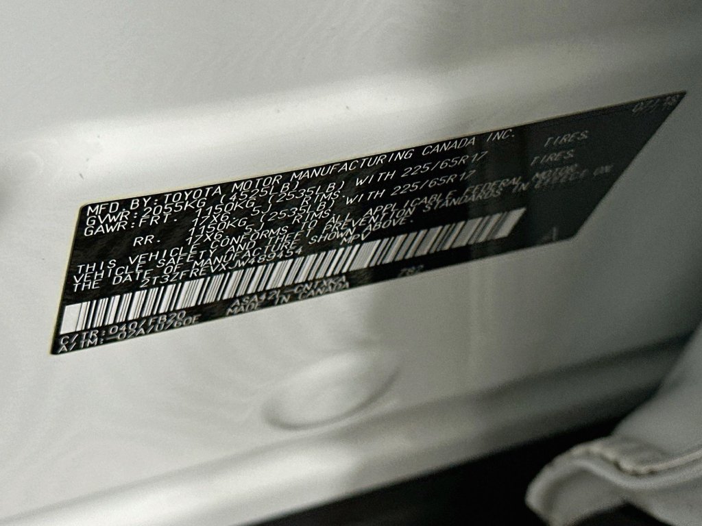 Used 2018 Toyota RAV4 LE FWD image 30