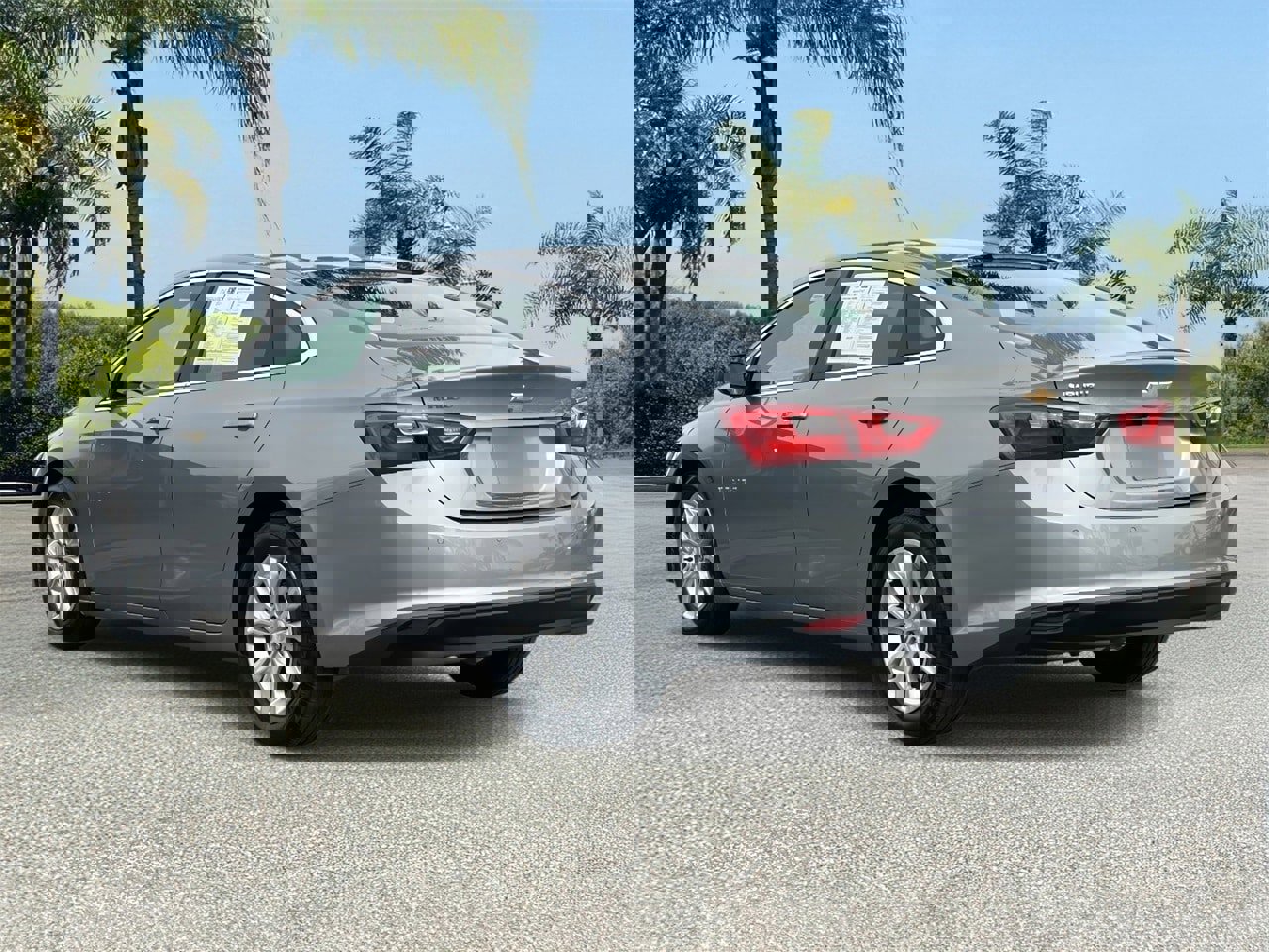 Used 2024 Chevrolet Malibu LT image 2