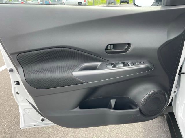 New 2025 Nissan Kicks Play S image 9