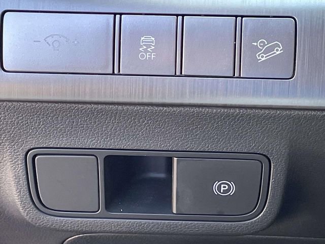 Certified 2025 Hyundai Kona SEL FWD image 18