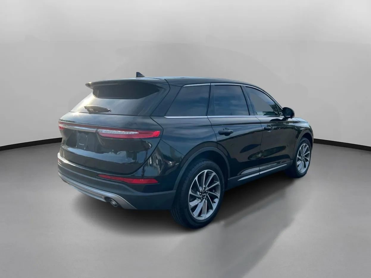 Used 2023 Lincoln Corsair FWD w/ Equipment Group 101A image 9