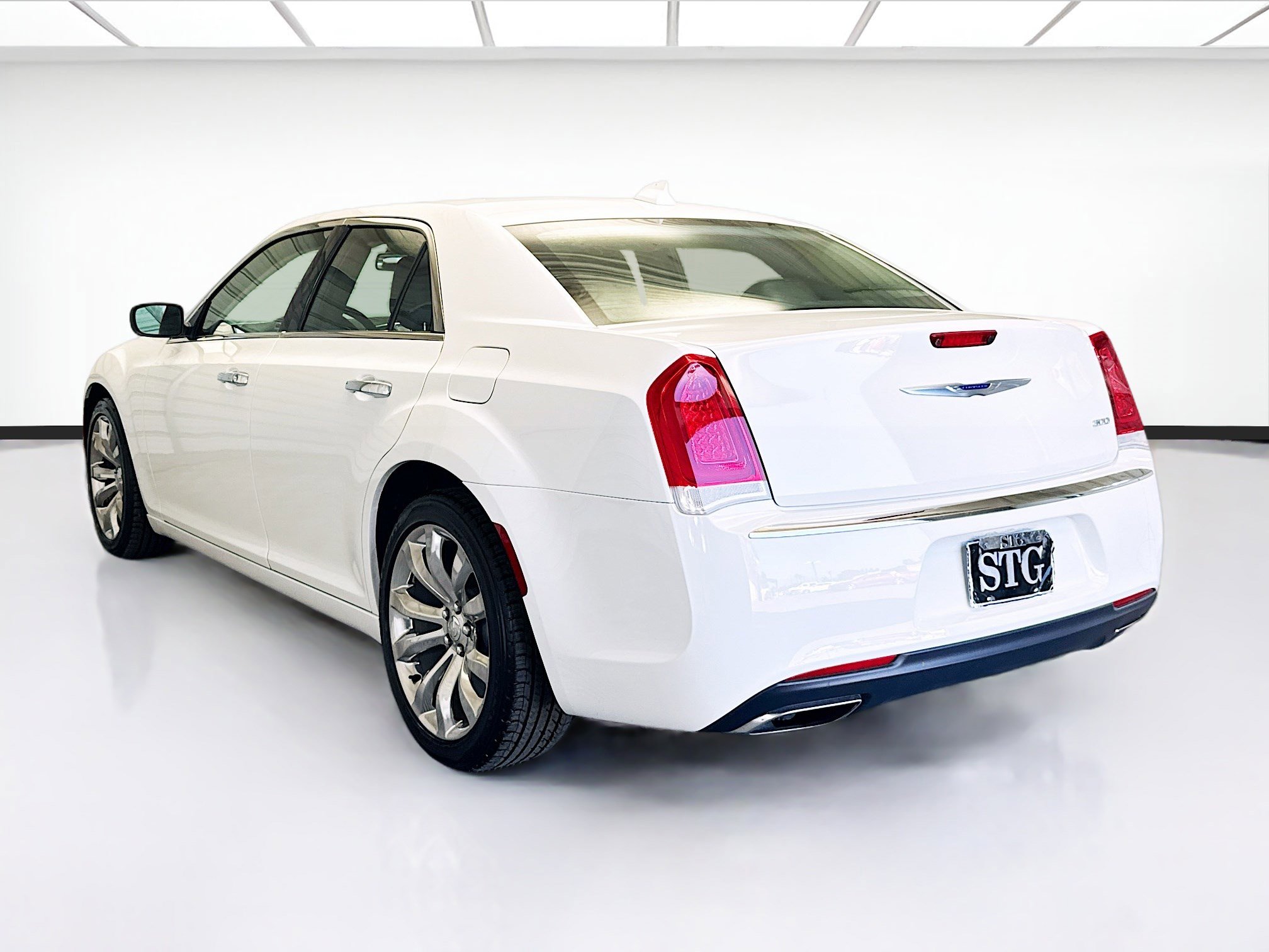 Used 2019 Chrysler 300 Limited image 6