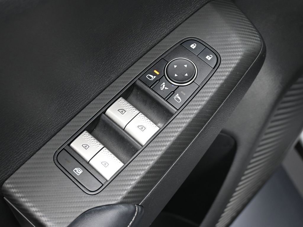 Used 2023 Mitsubishi Outlander SE image 17