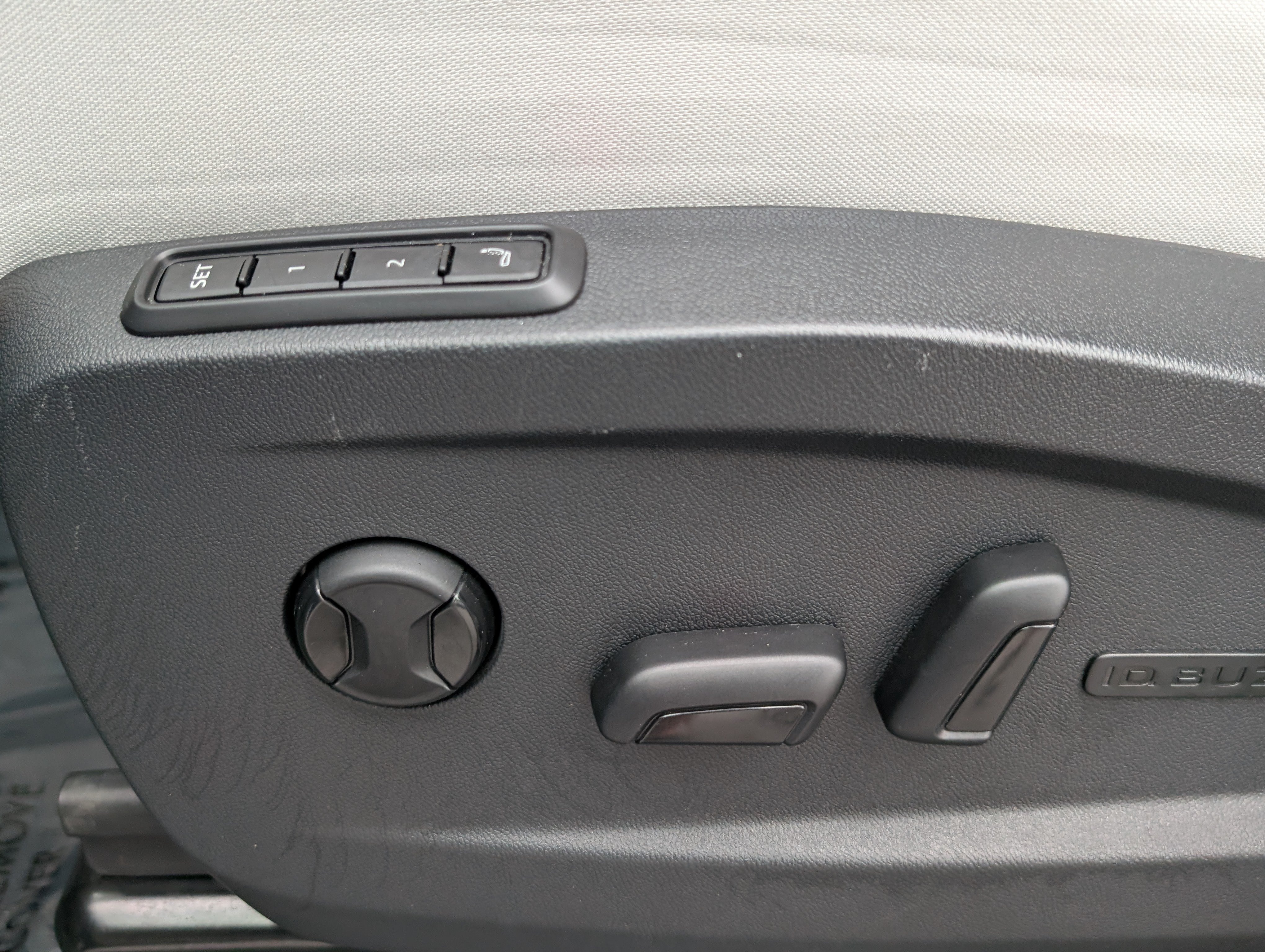 Used 2025 Volkswagen ID. Buzz Pro S Plus AWD/4WD image 23