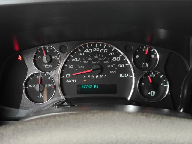 Used 2020 Chevrolet Express 2500 w/ Driver Convenience Package RWD image 28
