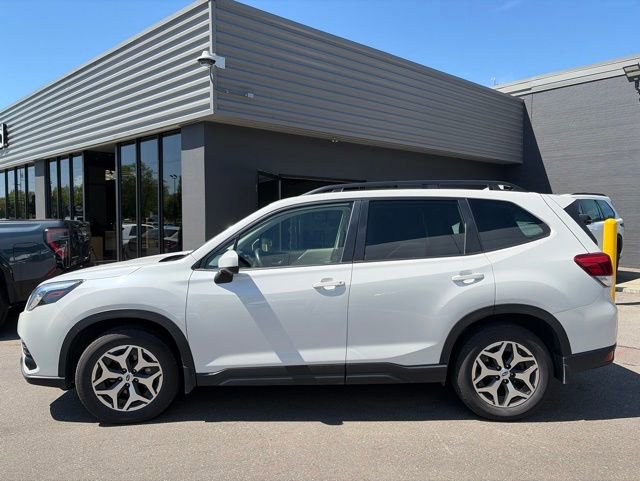 Certified 2023 Subaru Forester Premium AWD/4WD image 7