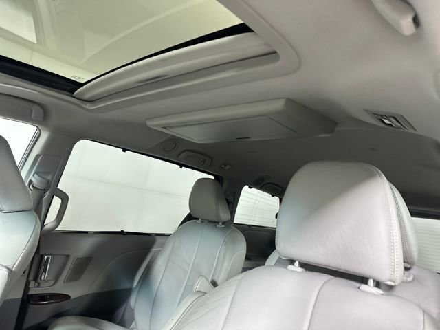 Used 2011 Toyota Sienna XLE image 12